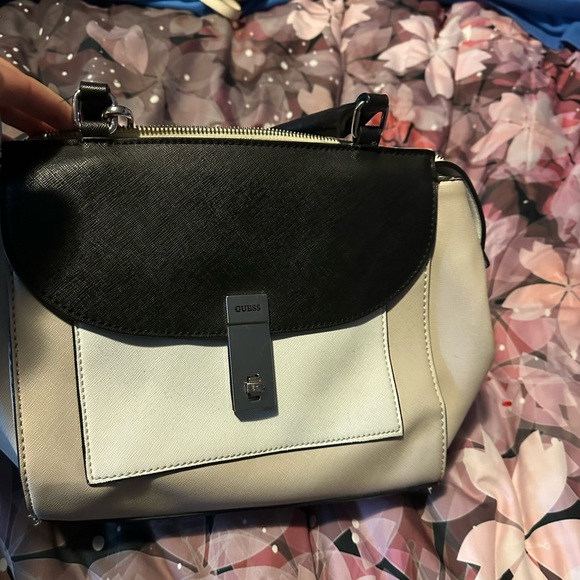 Guess cross body purse - Picture 1 of 6
